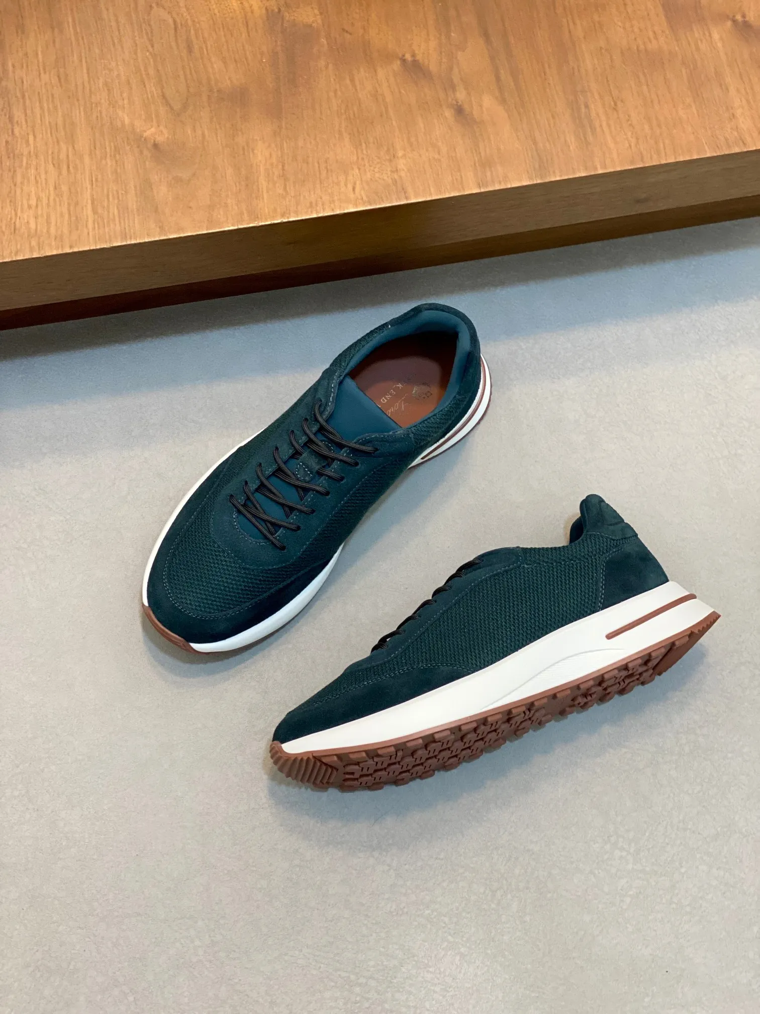 Factory price: 480💰 Loro Piana - Classic casual shoes, men's lace-up casual shoes and sneakers, high-quality lightweight and comfortable fabrics, suitable for outdoor leisure, the color scheme is young and energetic, and it looks great with sportswear or casual suits! Code number: 38-44 (45, 46, can be customized)